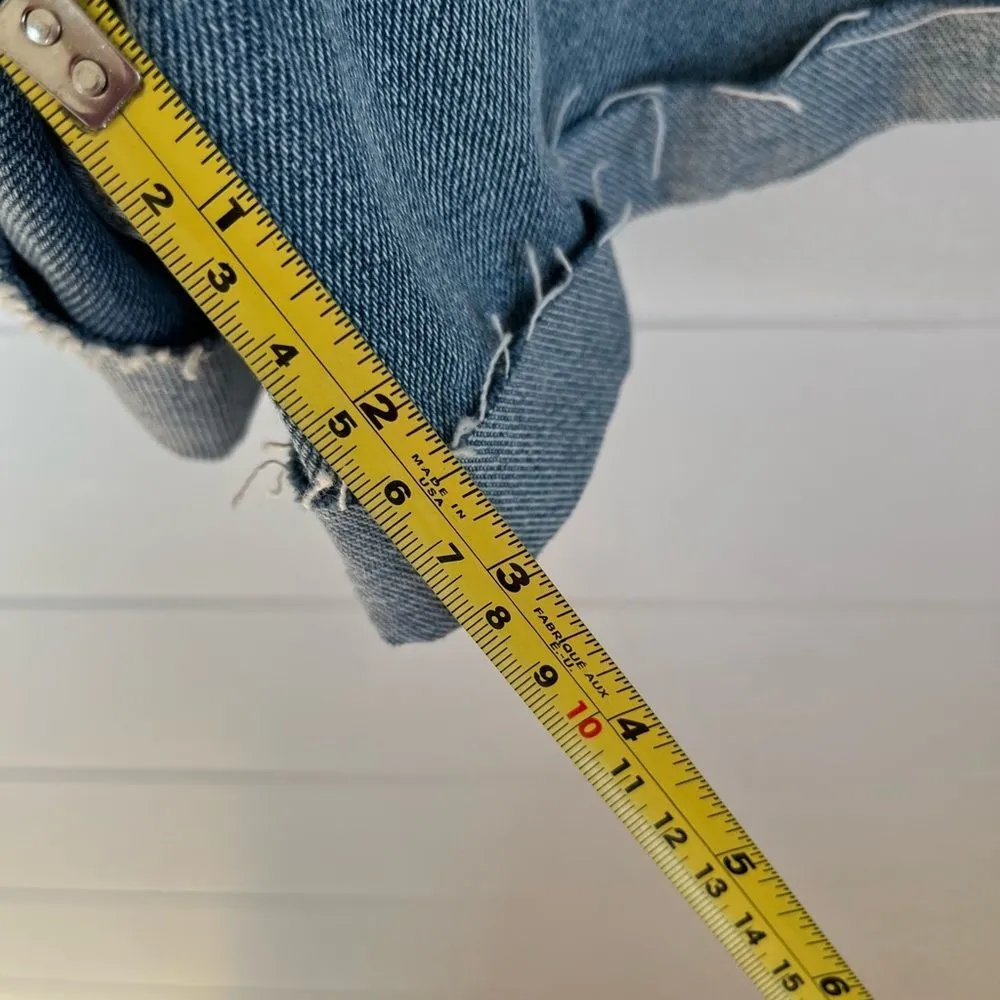 NWT Cello High rise distressed denim jean short size medium - Image 6