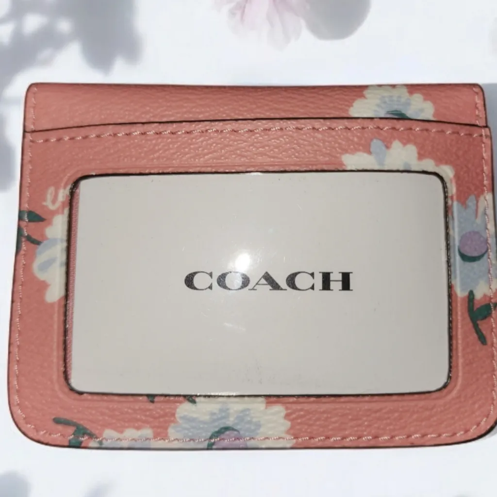 Coach NWT Pink & Daisy Print Cardholder - Image 2