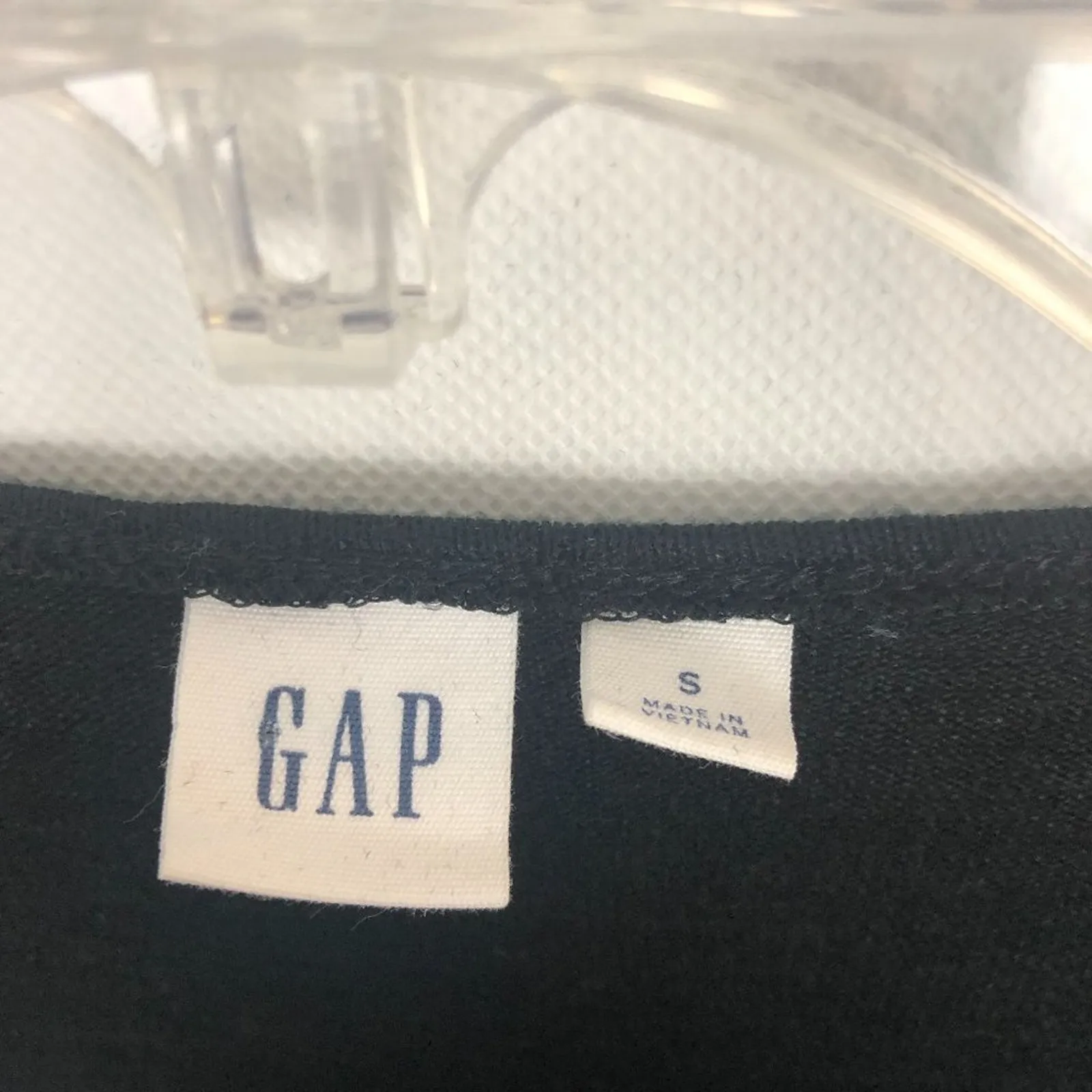 Gap  Sleeveless Scoop Neck Tie Shoulder Sweater/Top Size S - Image 2