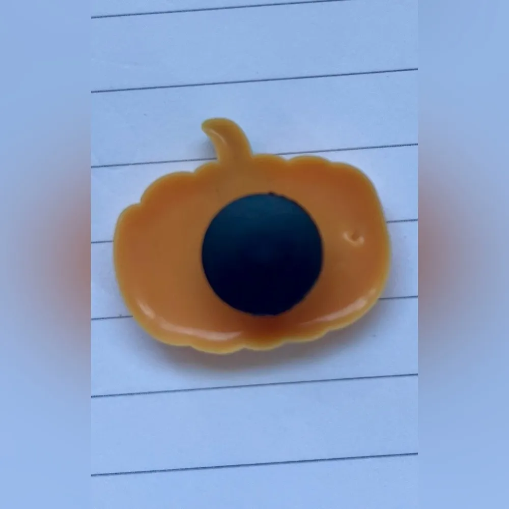 Crocs Pumpkin Jibbitz (Charm) - Image 3