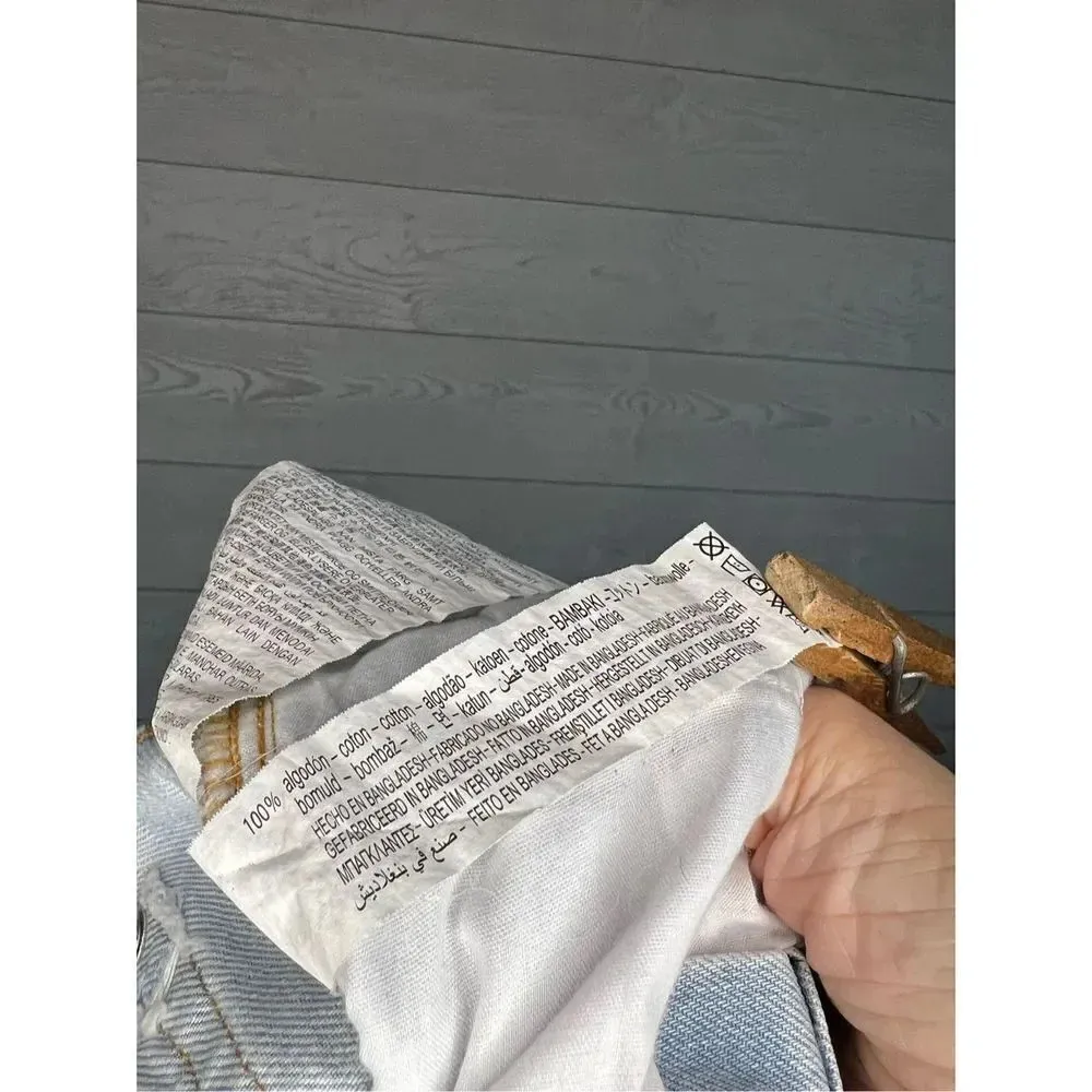 ZARA high waist ripped light wash denim shorts Size 6 - Image 5