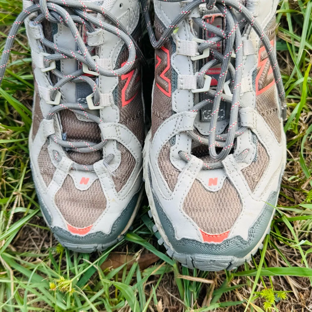 New Balance 479 All Terrain hiking shoes Size 6.5 - Image 4