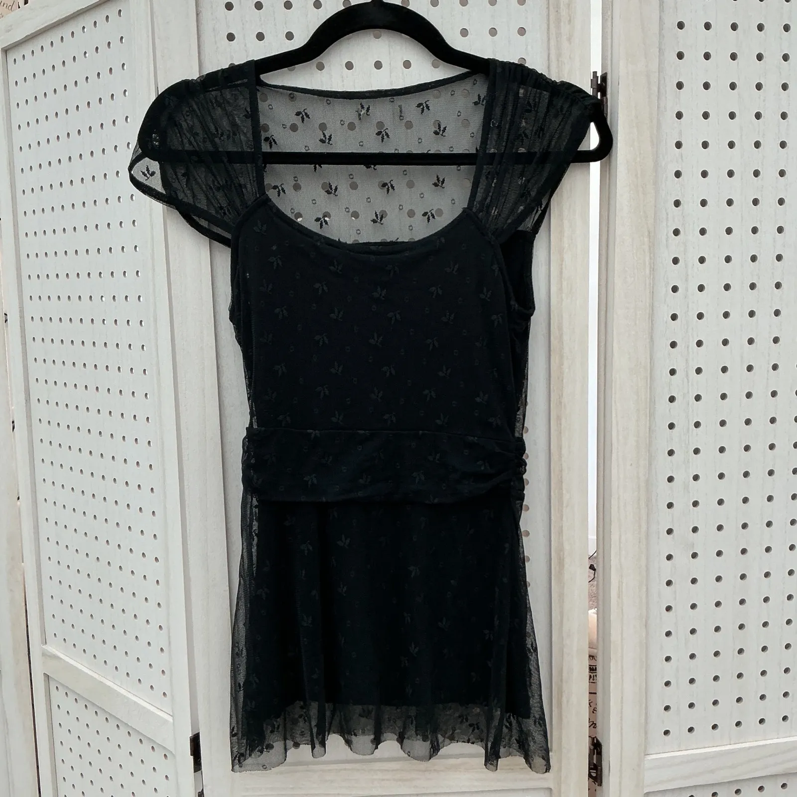 Black Sheer Mesh Top with Bow Detail and‎ Ruched Waist S M Size M - Image 4