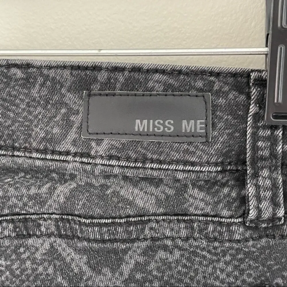 Miss Me Skinny Black Python Denim Size 25 - Image 6
