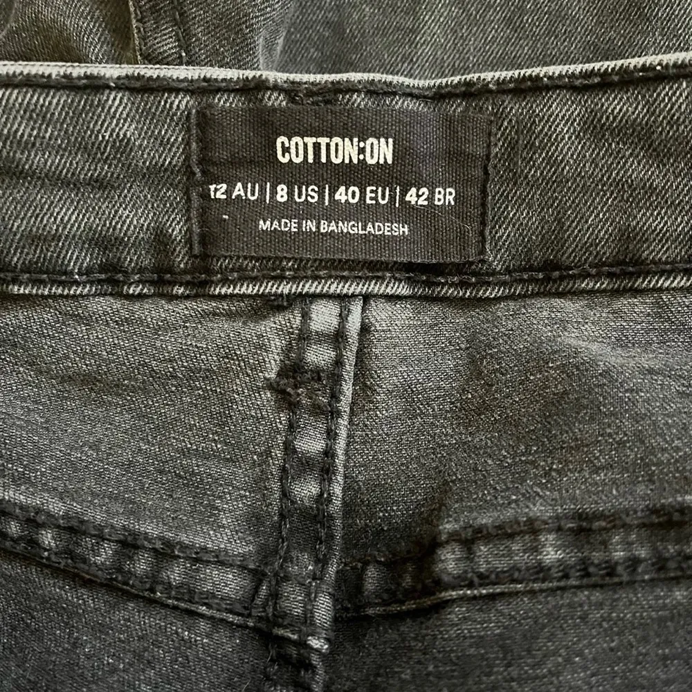 Cotton On Stretch Mom Jeans High Rise Distressed Black Skinny Leg Women’s Size 8 - Image 7