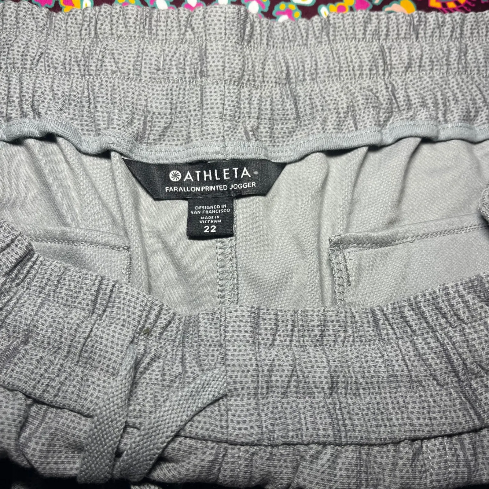 NWT Athleta Farallon Printed Jogger Pants Grey Print Drawstring Women Size 22 - Image 8