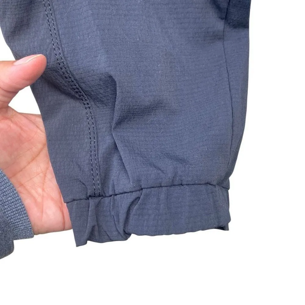 Athleta  black gorpcore cargo joggers size 6 #636 - Image 7