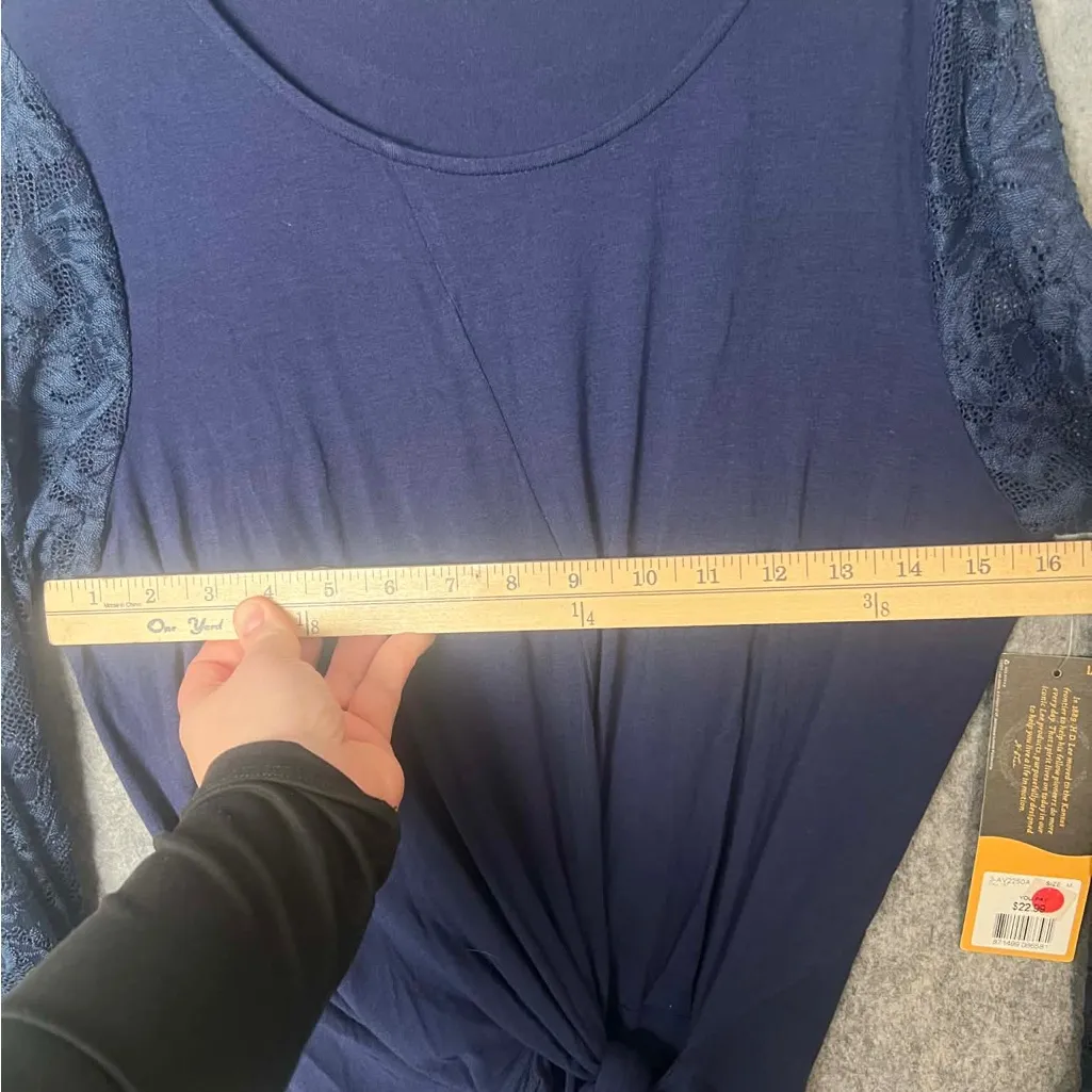 Lee Women's Medium Deep Blue Lace Long Sleeve Wrap Blouse New - Image 3