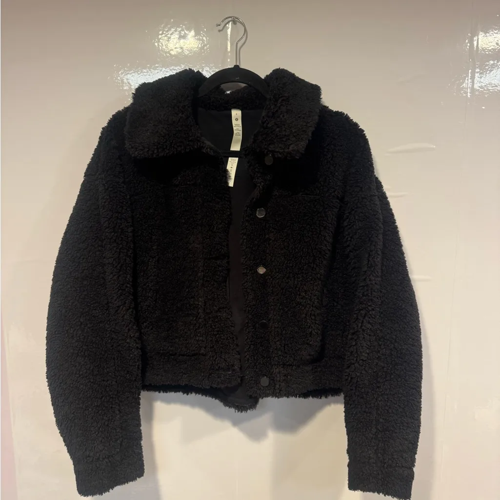 Lululemon Athletica Women's Black Teddy Jacket - Image 2