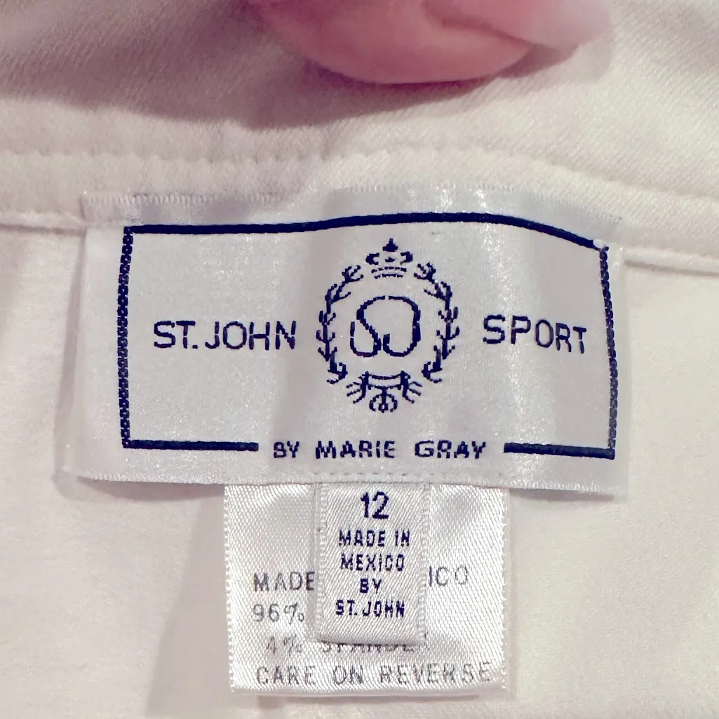 St. John Sport High Rise Flare White Stretch Goldtone Zippered Pocket Jean Pants Size 12 - Image 6