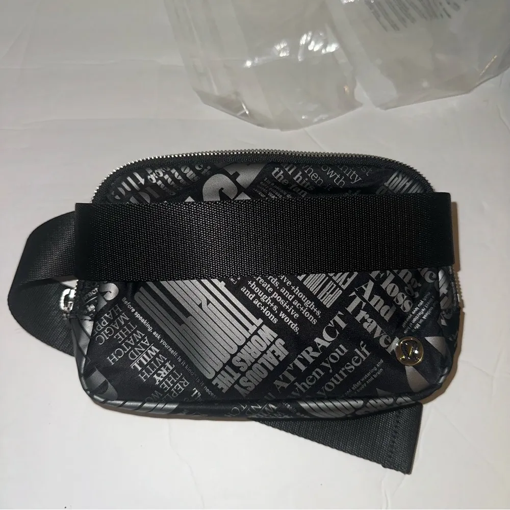 Athletica Everywhere Belt Bag 1L  
Manifesto Print color black & silver - Image 15