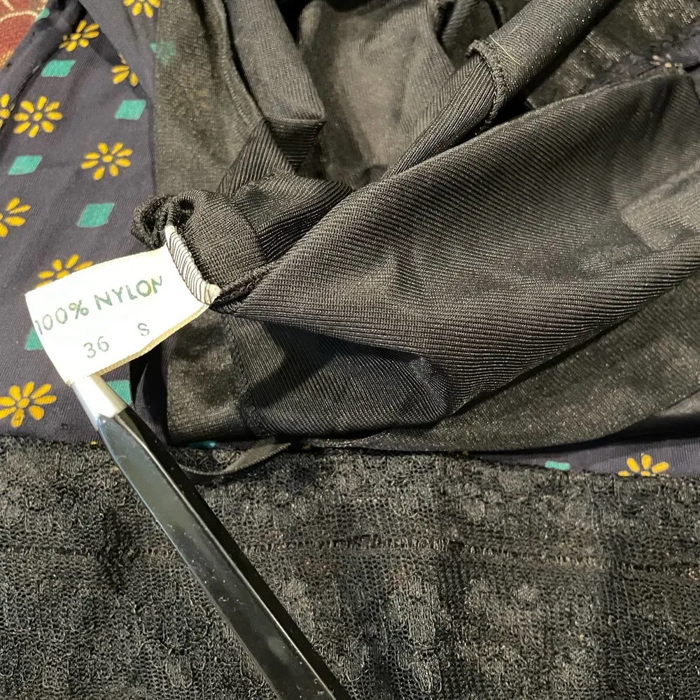 Vintage Kayser Nylon Lace Camisole size 36 Black Flower Geo Print 80s Size M - Image 7