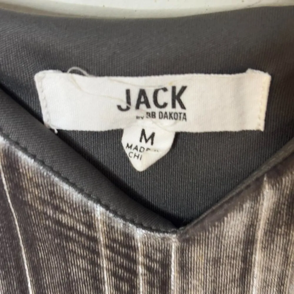 Jack by BB.Dakota Rickie V Neck pleat velvet dress - Image 6