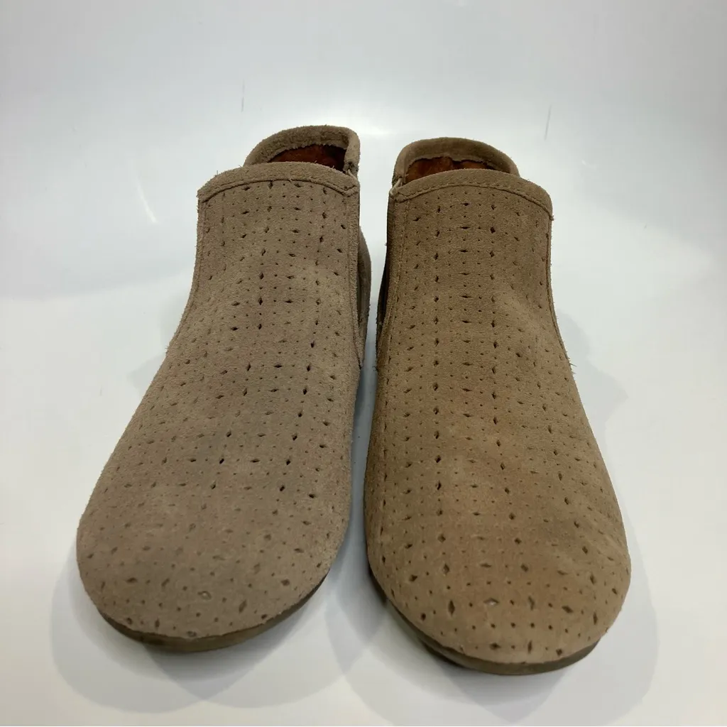 Cobb Hill by new‎ balance tan taupe suede women’s shooties size 10 casual boho Gray - Image 3