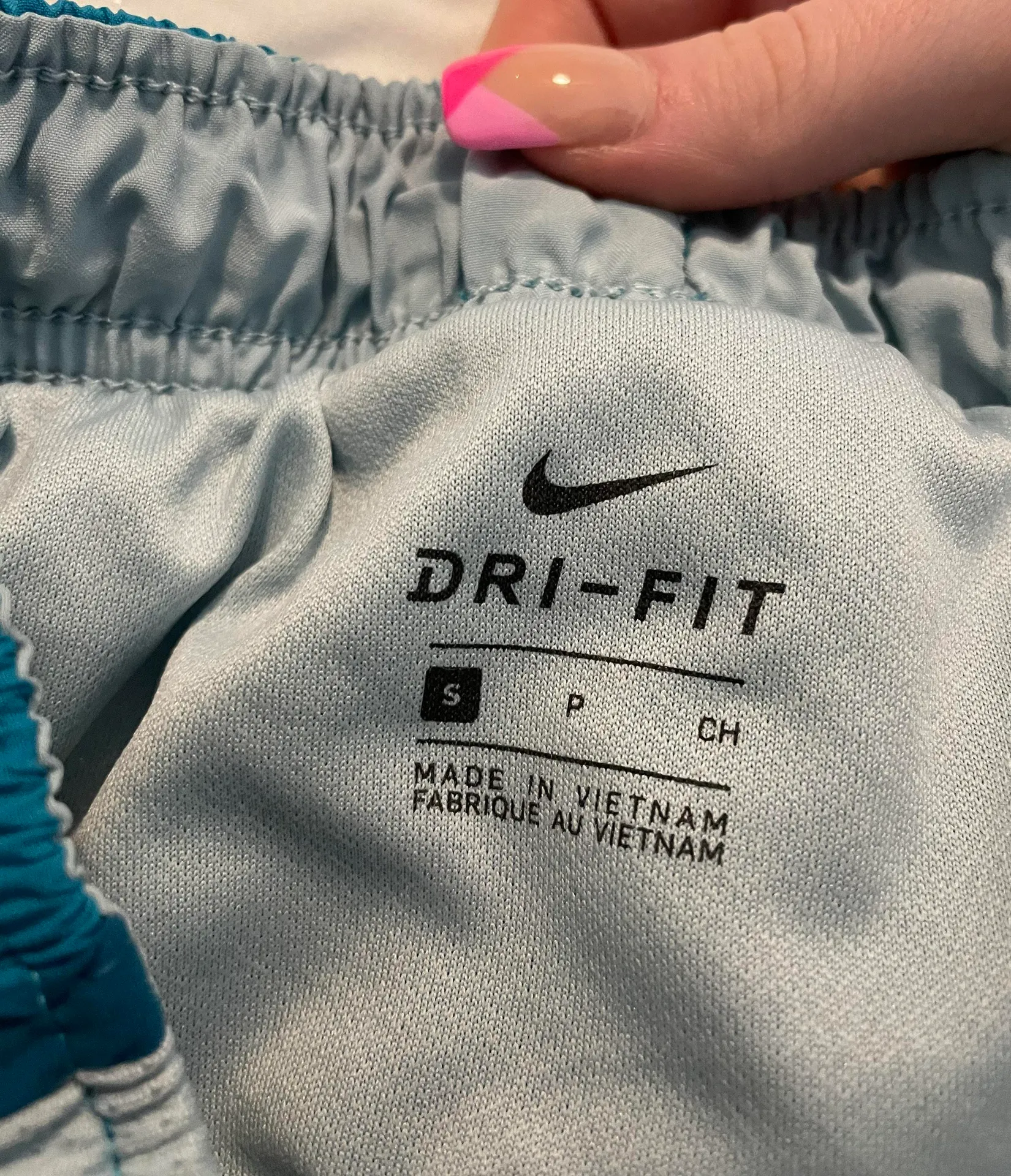 Nike shorts - Image 3