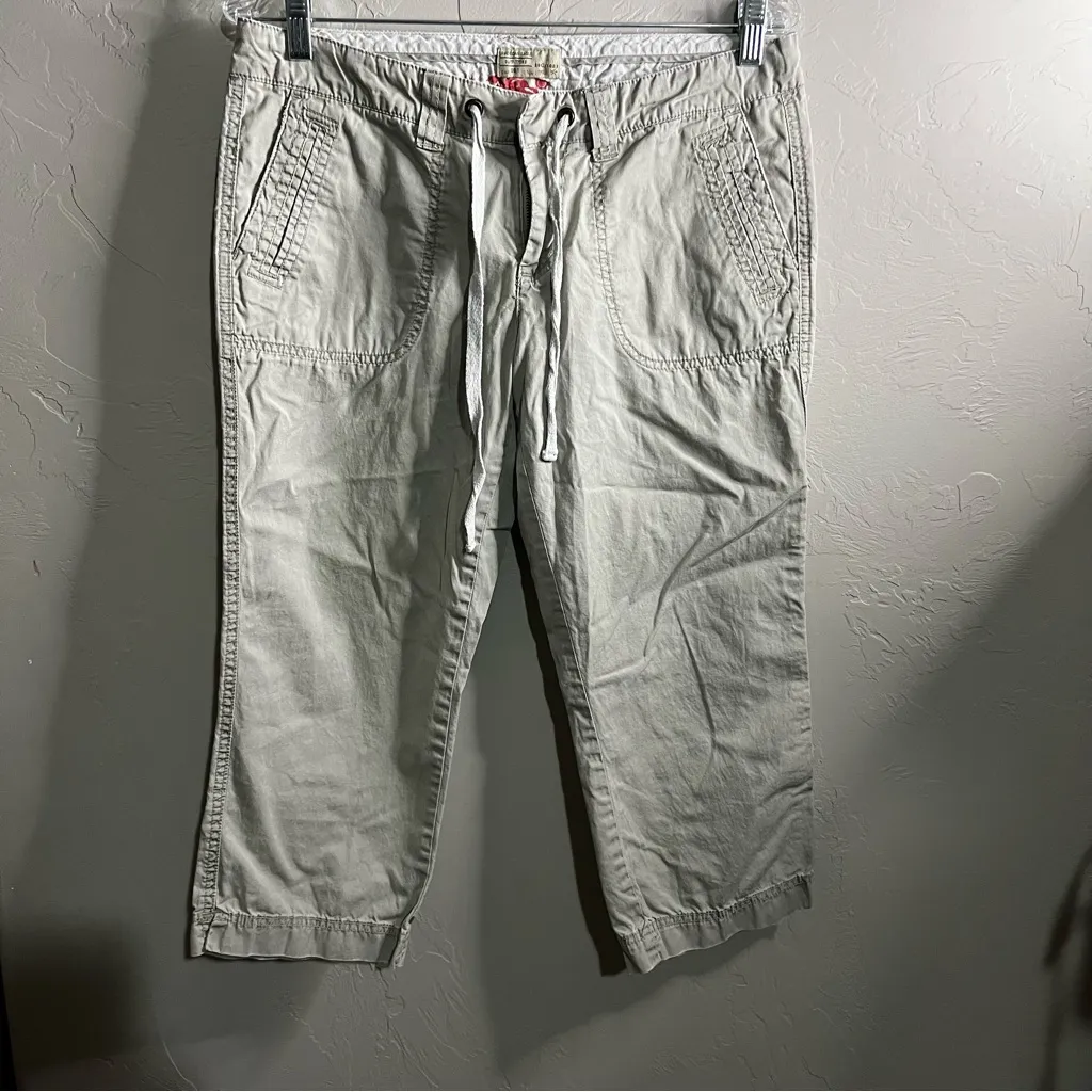 AEO Vintage Y2K Utility Cargo Capris - Image 2