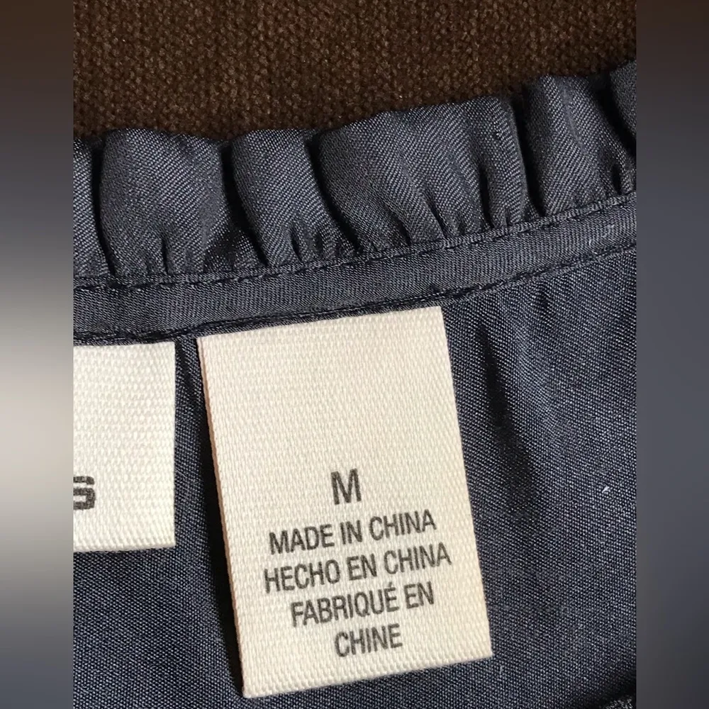 DKNY Jeans Sleeveless Black Front Tie Sequin Top Sz. M - Image 4