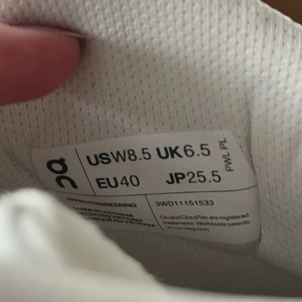 On The Roger Clubhouse Mid Sneaker White Size 8.5 - Image 6