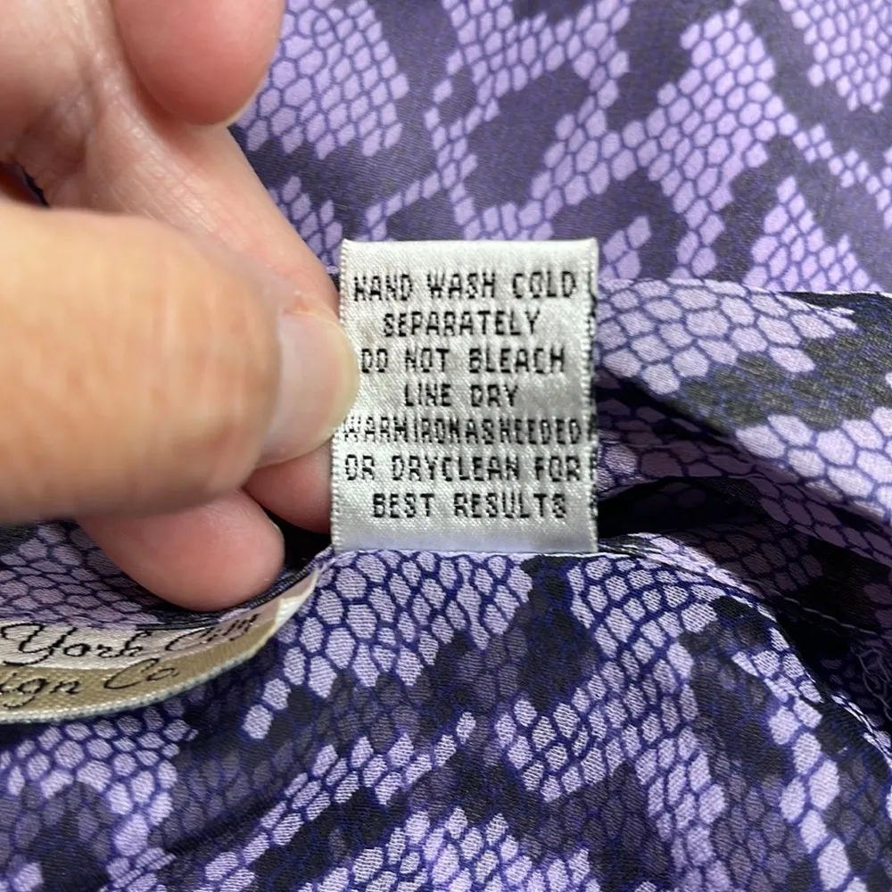 New York City Design Co. NWT Purple Silk Snakeskin Print Sleeveless Blouse Size M - Image 9