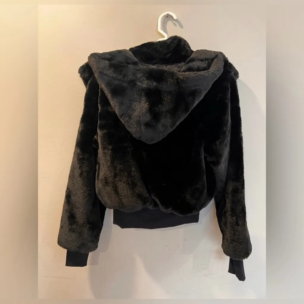 Alo Yoga Foxy Faux Fur Black  Crpped Jacket With Removable Hoodie Size Small - Image 6