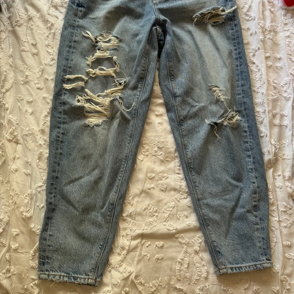 Size 00 Short Ripped Jeans Rip on upper back leg - Image 3