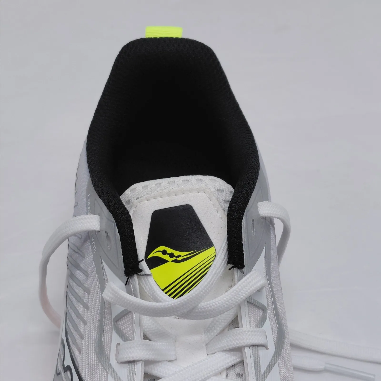 Saucony Womens 7 Endorphin KDZ Running Shoes White Silver Orange Youth 5.5M - Image 10