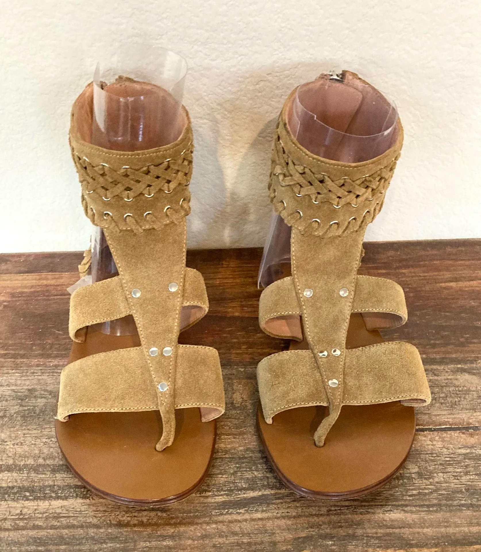 Hardly worn mint made in Spain  suede sandal flats. Sz 36 or 6 - Image 2