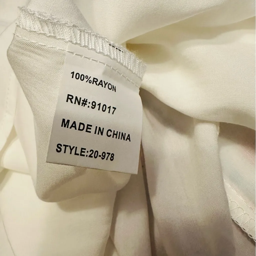 Solitaire Embroidered floral  Boho peasant Blouse Size Large - Image 10