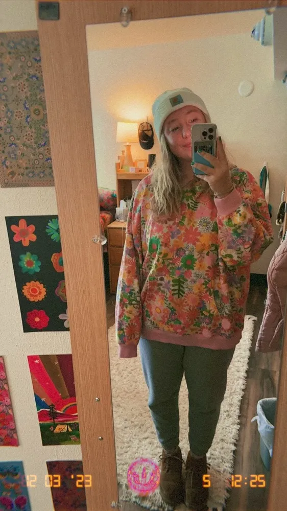Oversized Printed Sweatshirt - Floral Size L/ XL NWT - Image 8