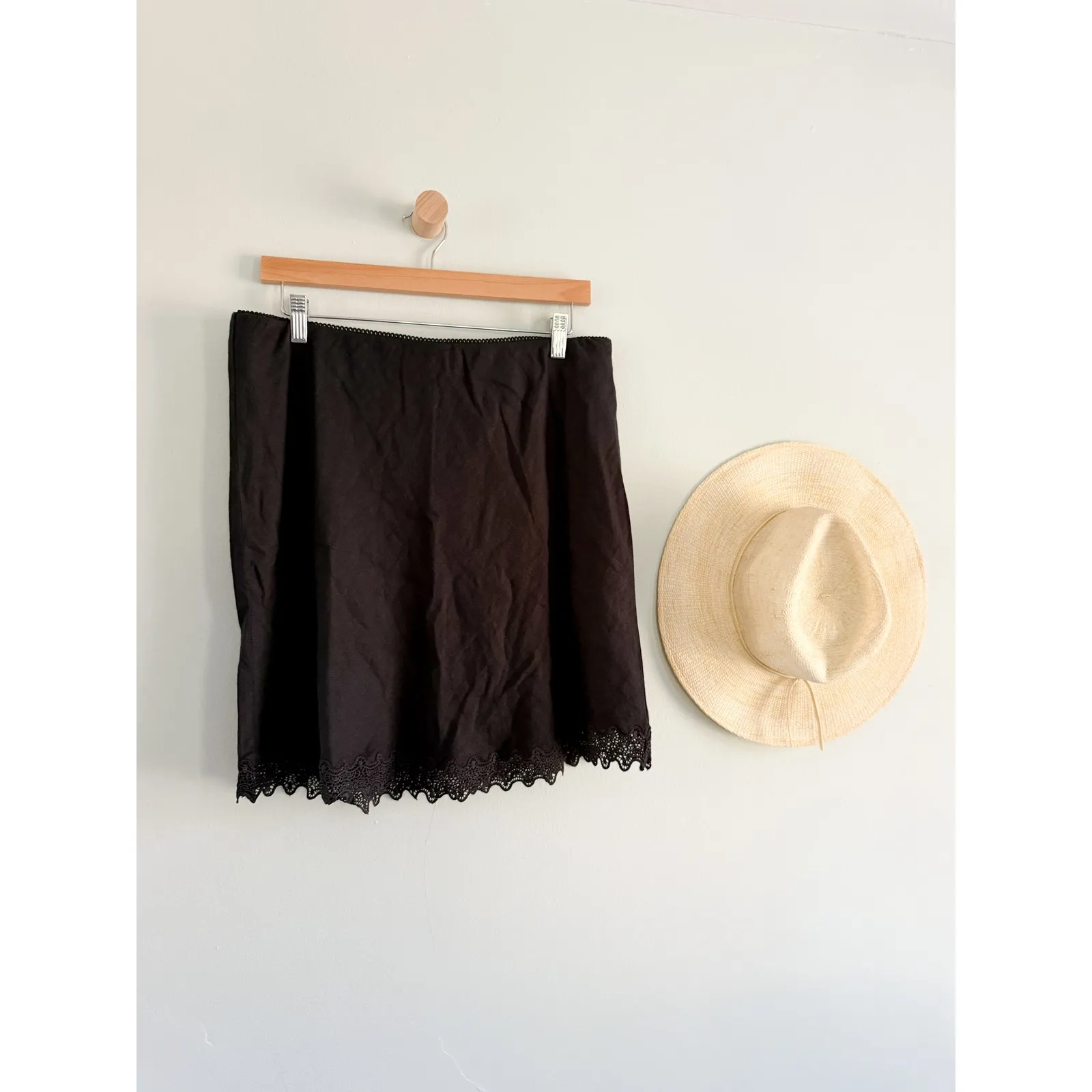 J.Crew | NWT Gwen lace-trim slip skirt in linen in Black | Sz L - Image 2