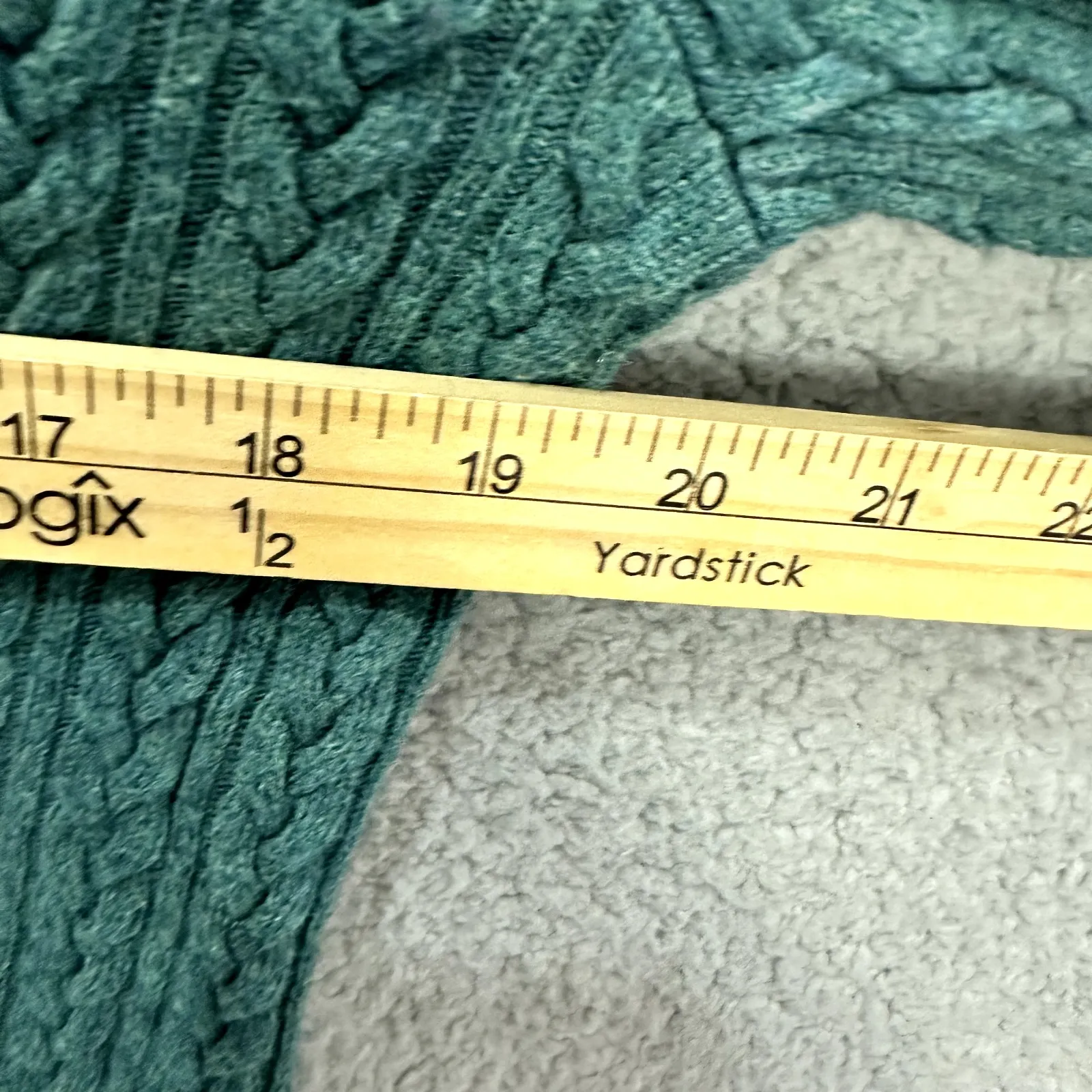 Eddie Bauer Sweater Women M Green Cable Knit Angora Cashmere Preppy Quiet Luxury - Image 4