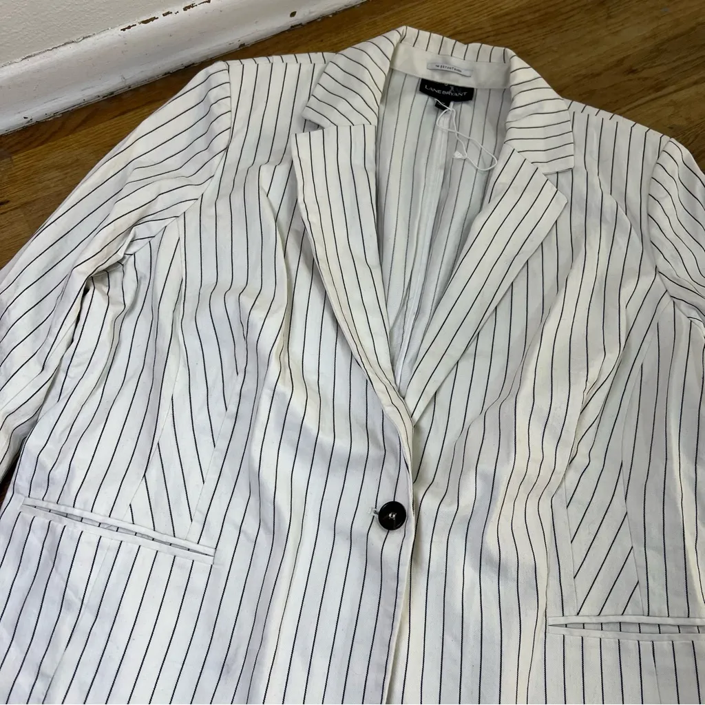 NWOT Lane Bryant White and Black striped preppy women’s Blazer plus size 26 - Image 4
