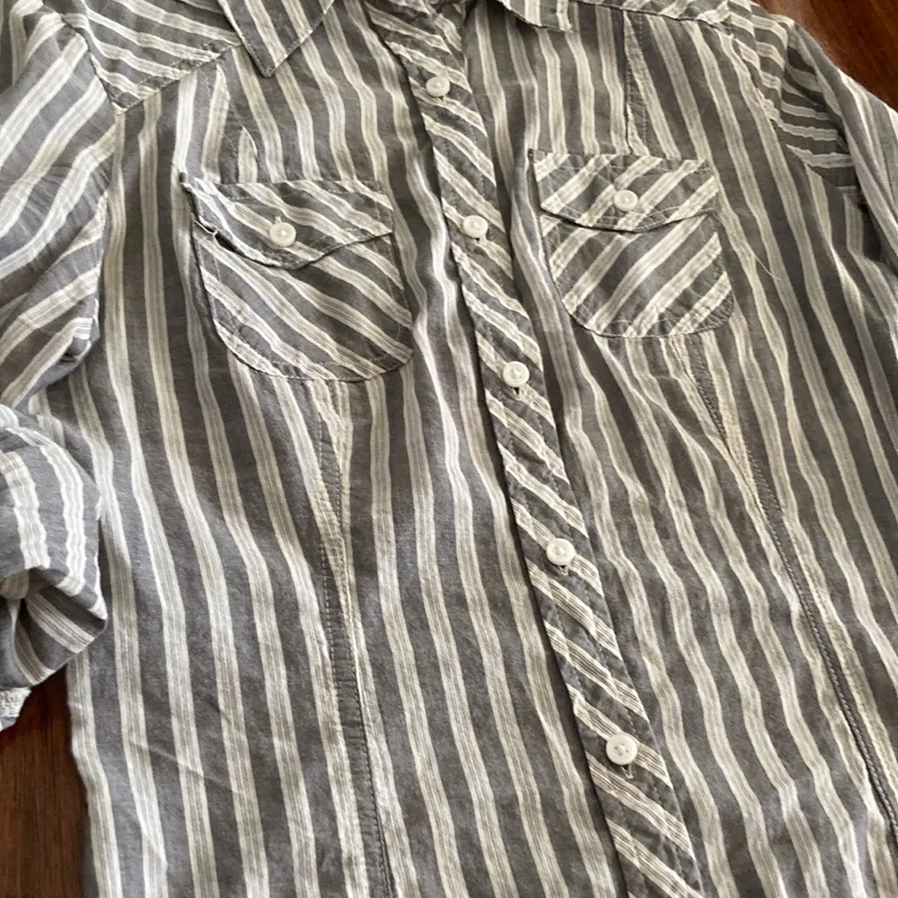 SO Striped Button Down Shirt 100% Cotton Work Top Oxford Fitted Size Small EUC - Image 3