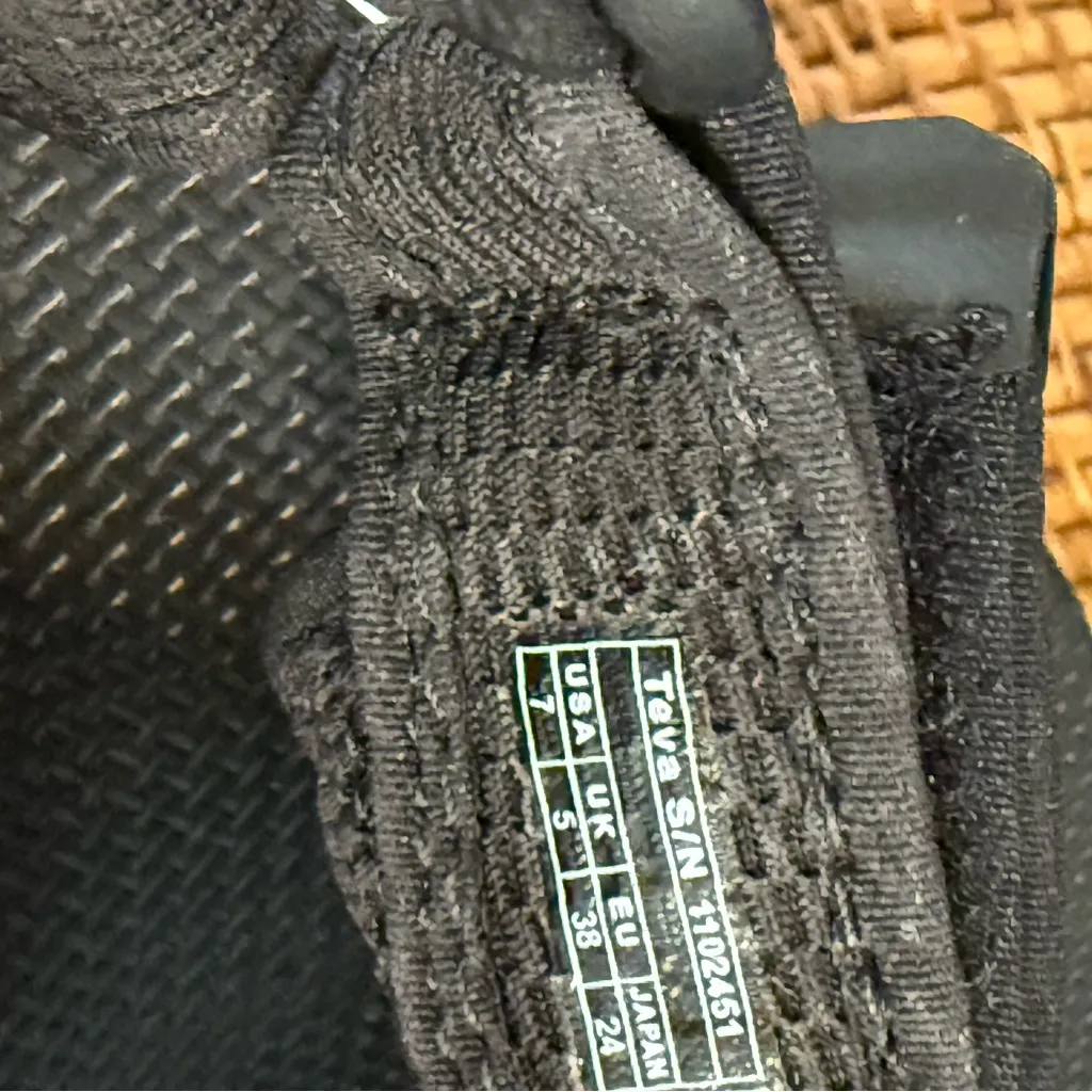 Teva  Black platform Adjustable Sandals size 7 - Image 10