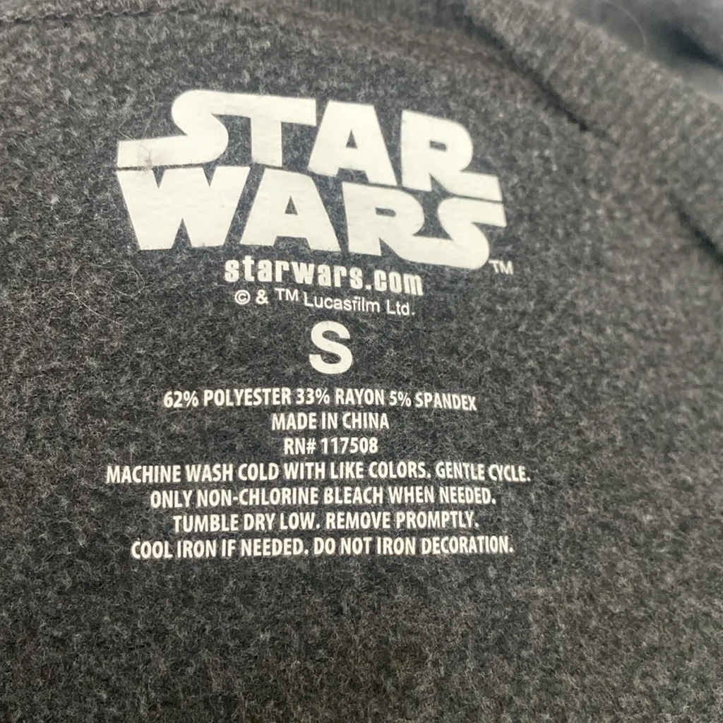 Star Wars Mandalorian Baby Yoda Gray Graphic Sweatshirt Size S - Image 6