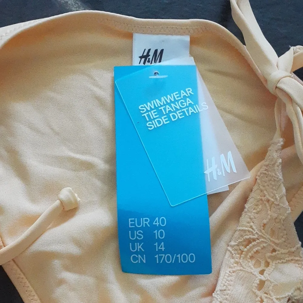 H & M Bikini Set SIZE 6/10 - Image 2