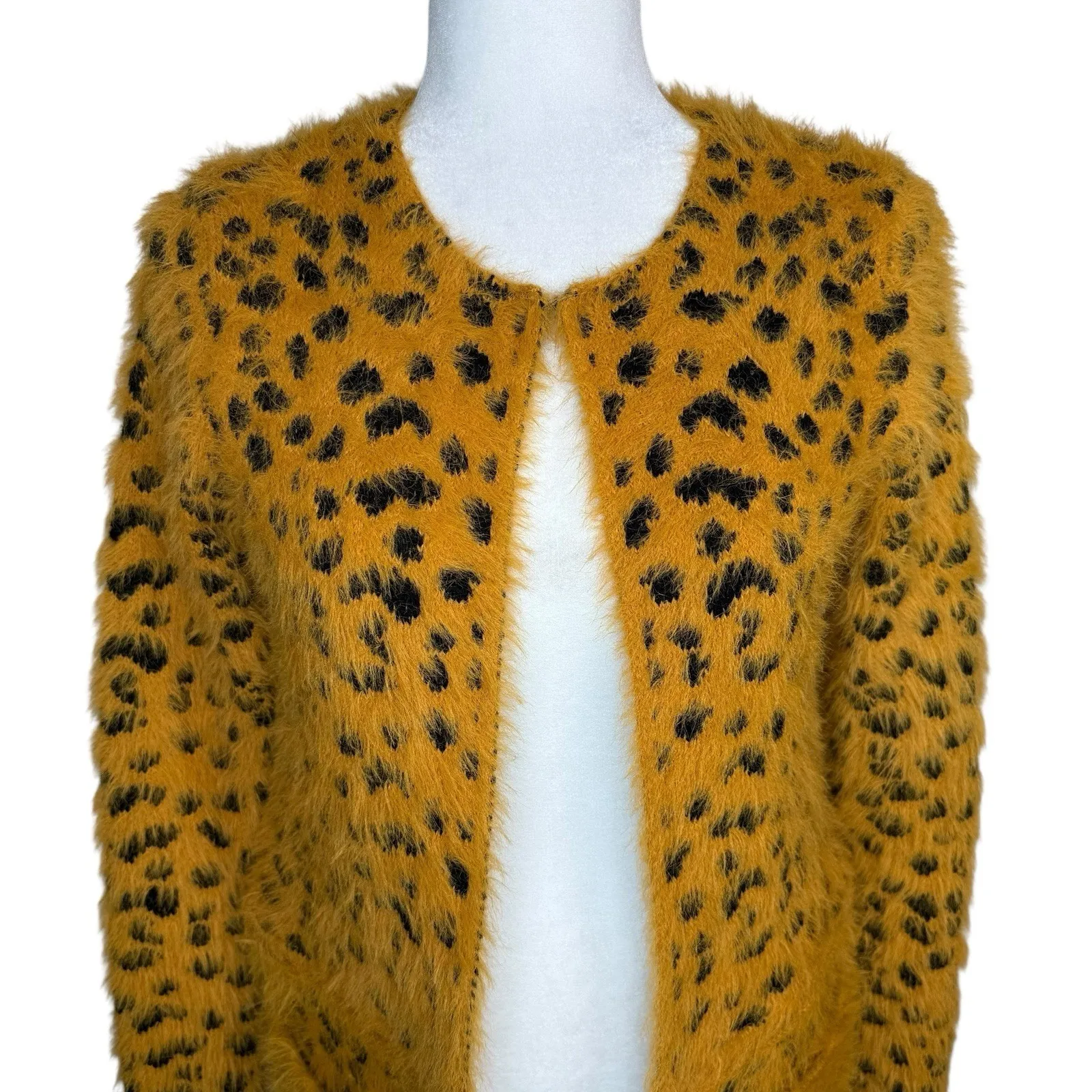 Kamana Convertible‎ Cheetah Cardigan Sweater S Long Sleeve Fuzzy Cozy Pockets - Image 4