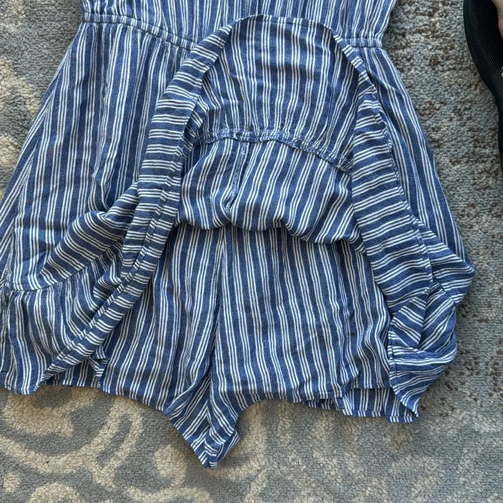 American Eagle  Striped Ruffle Wrap Romper Blue White Medium - Image 7