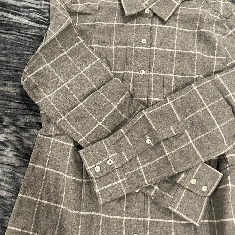 Untuckit Gray Checkered Shirt Size 4 - Image 2