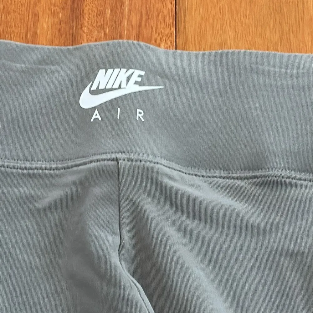 Nike Women's Sportswear Air Logo Taped 7/8 HR Leggings Grey size S - Image 4