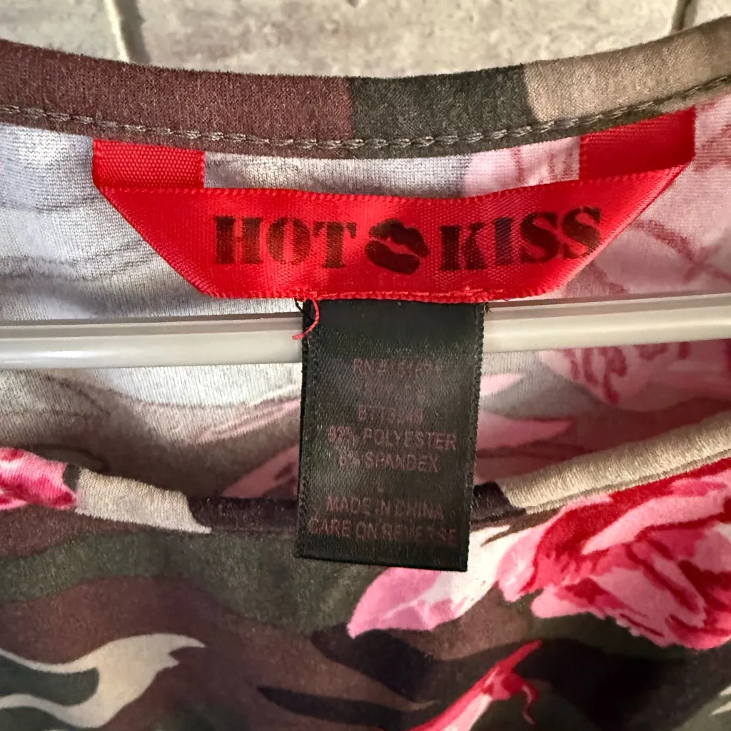 Hot Kiss Camouflage Floral Tie-Front Tee - Image 2