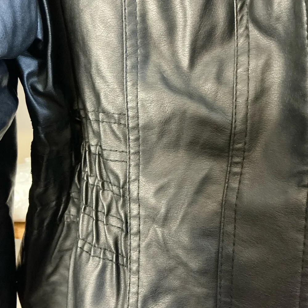 New Look Black Faux Leather Jacket - Image 4