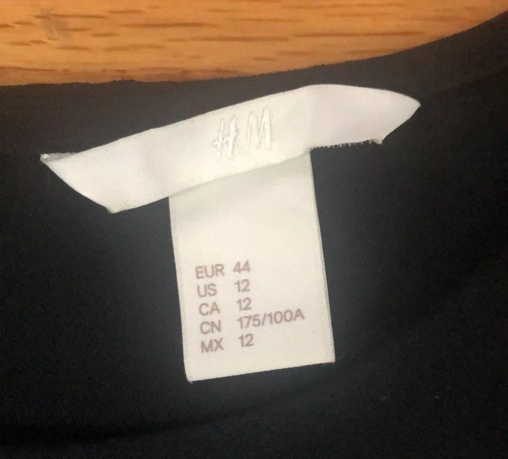 Beautiful H&M Sheath Dress with Embroidered Sleeves Sz 12 - Image 5