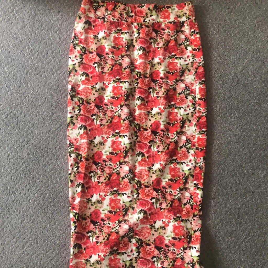 - New Gianni Bini floral pencil skirt - Image 2