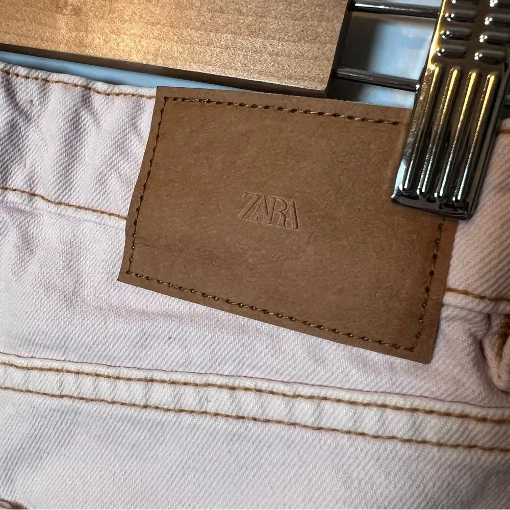 ZARA Light Pink‎ Denim Shorts Size 2 Bermuda Denim -Raw Hem -High Waist - NEW! - Image 5