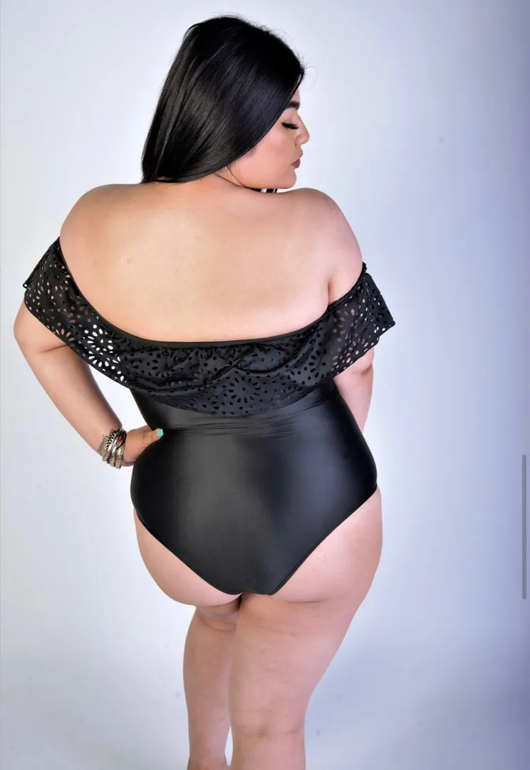 Off-the-Shoulder One Piece Ruffle Swimsuit - Image 5