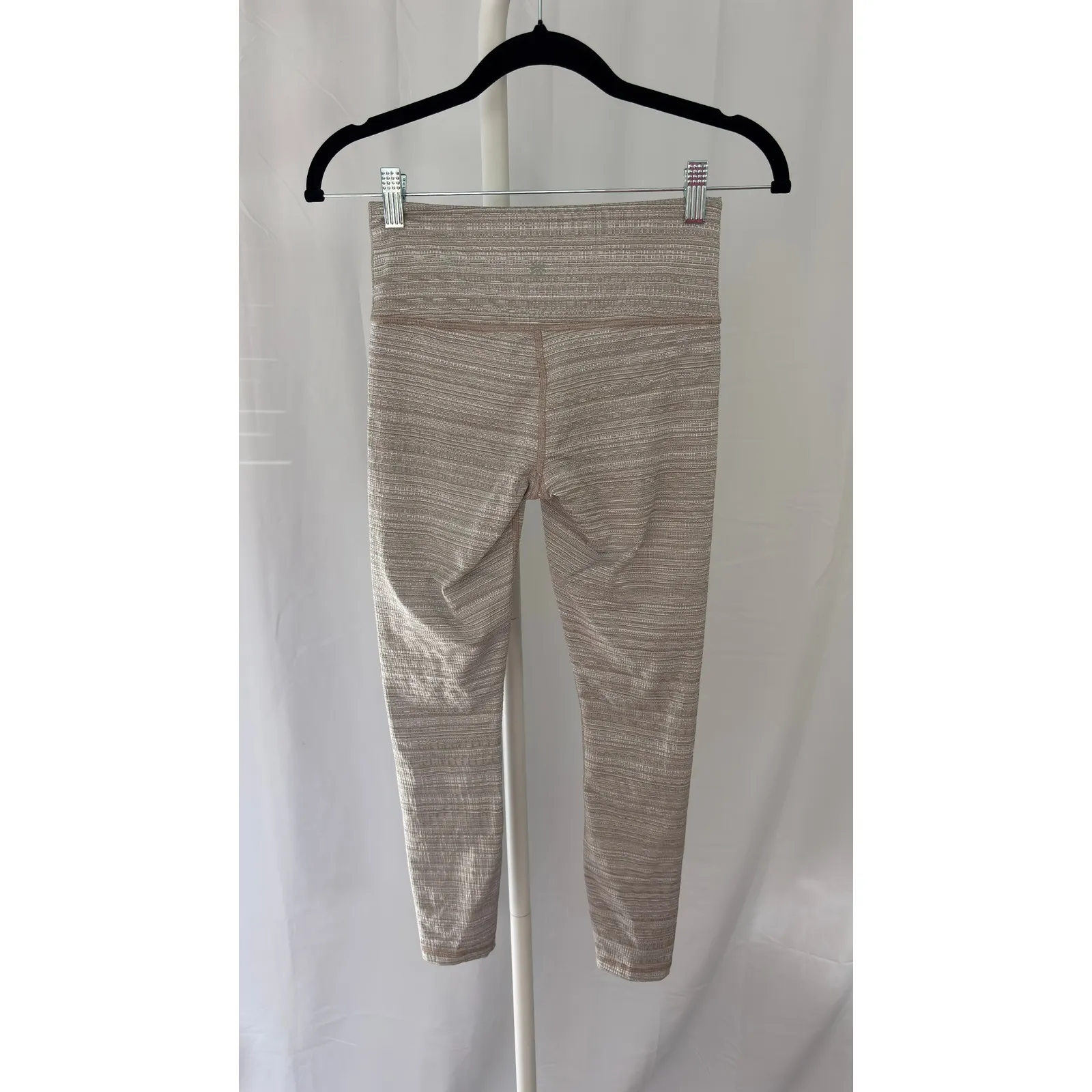 $80 Athleta High Waisted Striped Leggings Cropped Capri Activewear Women's XS - Image 5