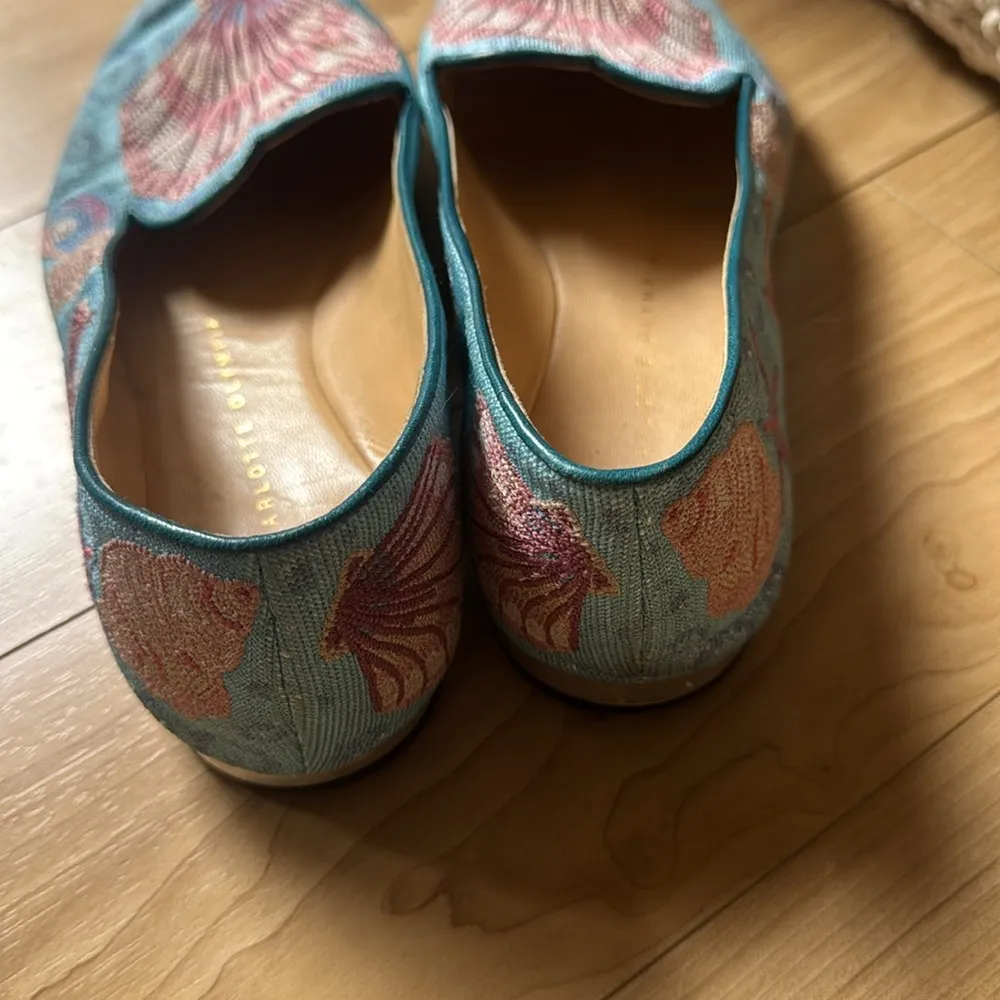 Elegant Shell Embroidered Loafers - Blue and Pink - Image 4