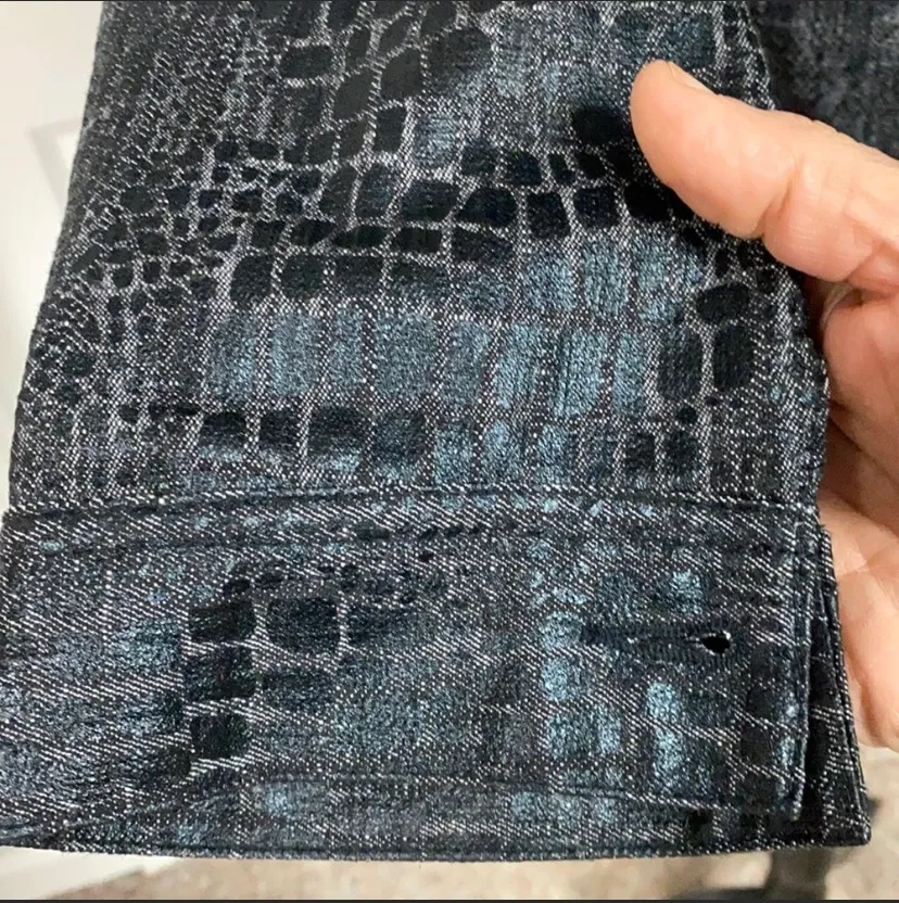 Bamboo traders black jeans jacket animal design L - Image 6