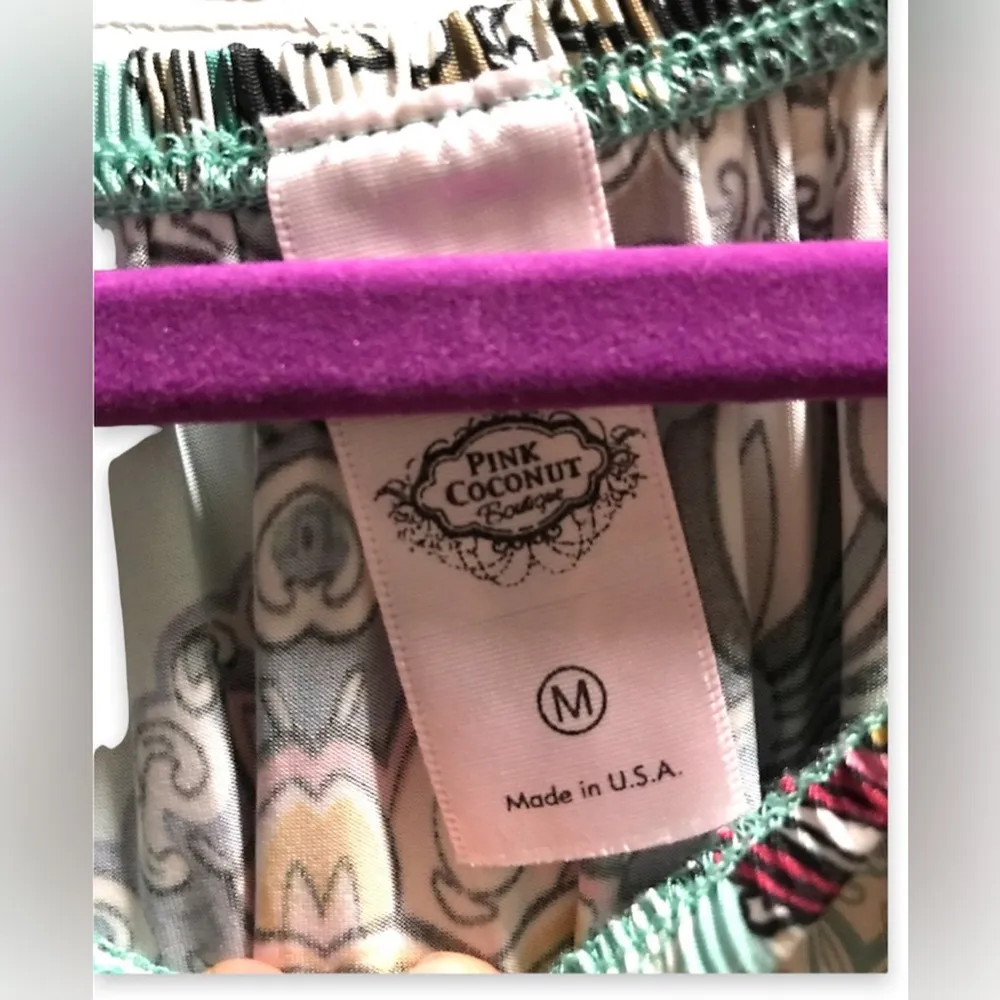 Pink Coconut Boutique Silky Top - Size Medium - Image 8